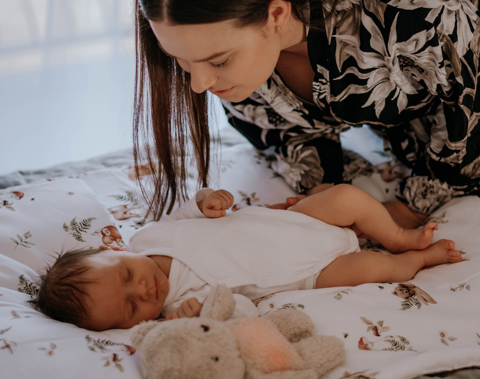 Comment les peluches apaisantes peuvent-elles améliorer le sommeil de votre bébé ?