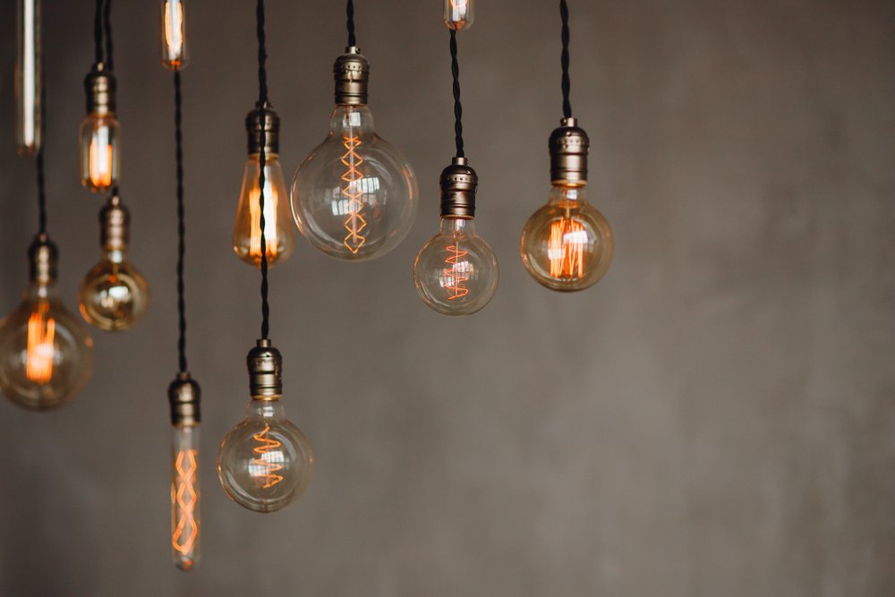 suspension industrielle dans un intérieur chic