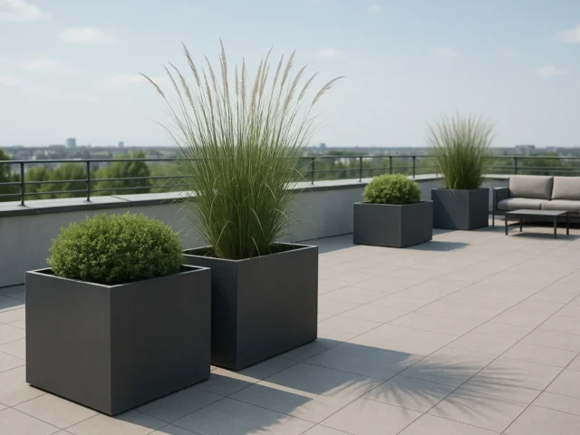 Délimiter les espaces en douceur : intégrer des bacs à fleurs dans les projets de décoration extérieure 